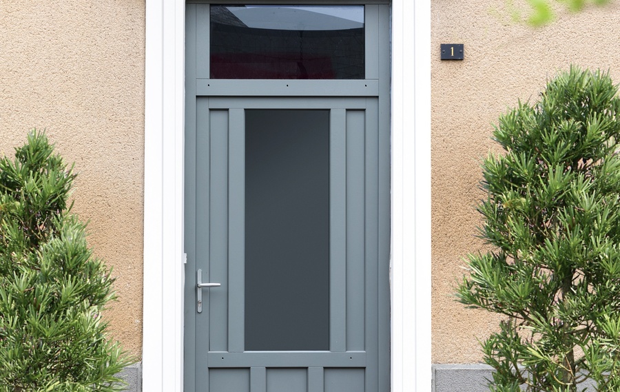 Notre gamme de porte d'entrée en BOIS CLASSIQUE et CREATIVE CONTEMPORAINE à ST GEOURS DE MAREMNE