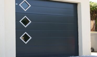 Portes de garage &agrave;&nbsp;ST GEOURS DE MAREMNE